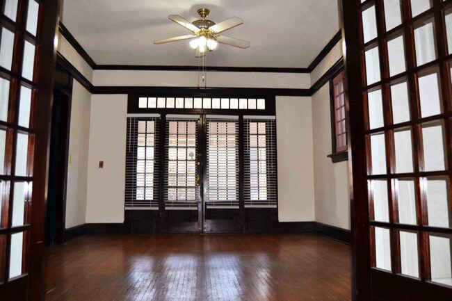 Primary Photo - 2217 Belmont Blvd