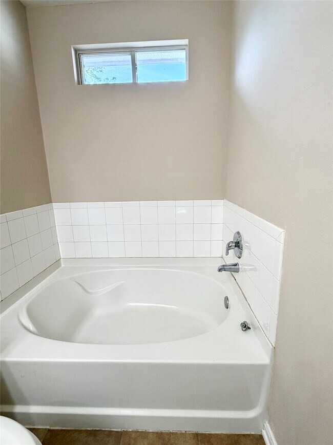 Building Photo - 13952 Buckskin Dr