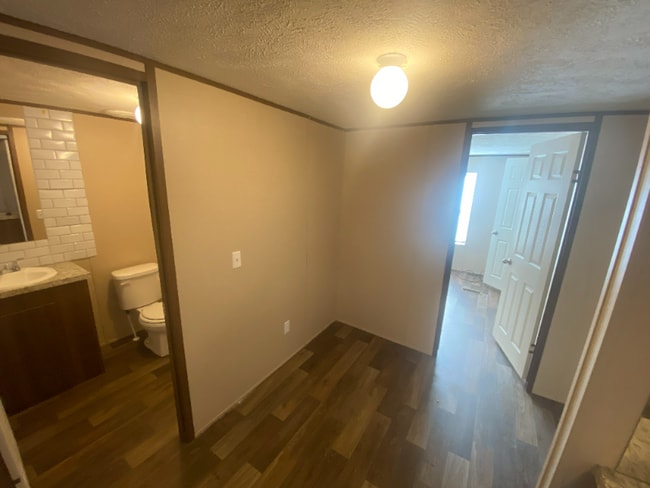 Building Photo - 604 Alexander Rd