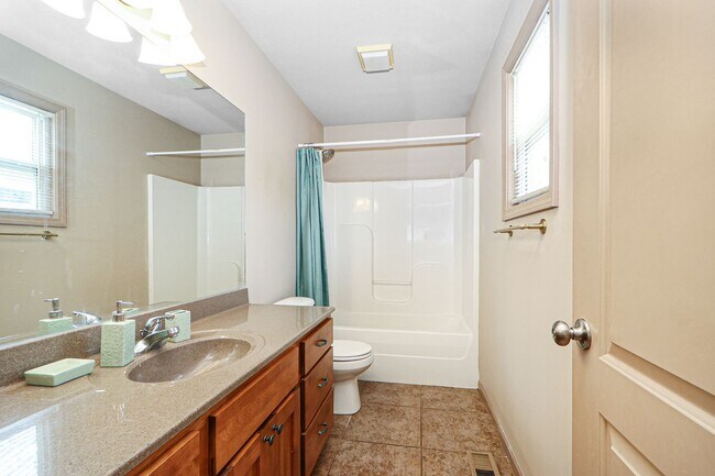 Building Photo - Gorgeous Family home for Rent!