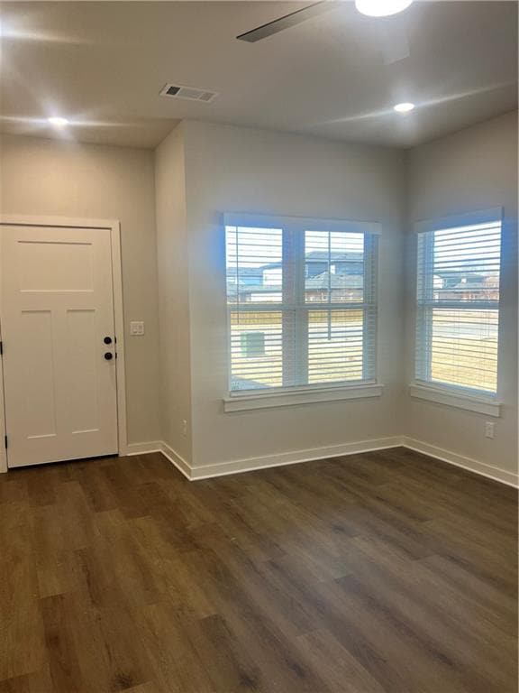 Building Photo - 580 Cosmos St