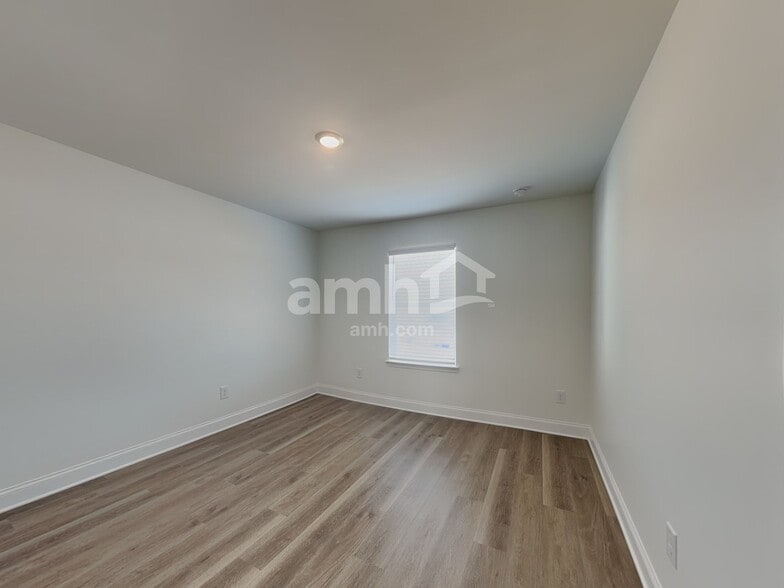 Building Photo - 425 Hickory Pointe Rd