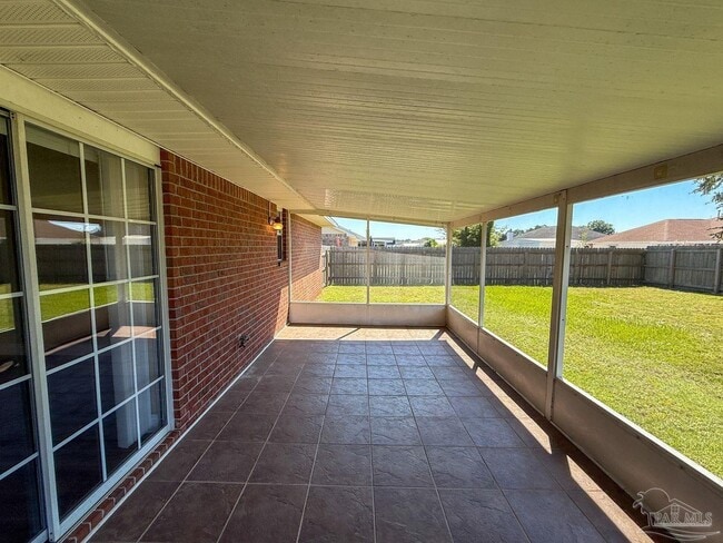 Building Photo - 1519 Sandcliff Dr