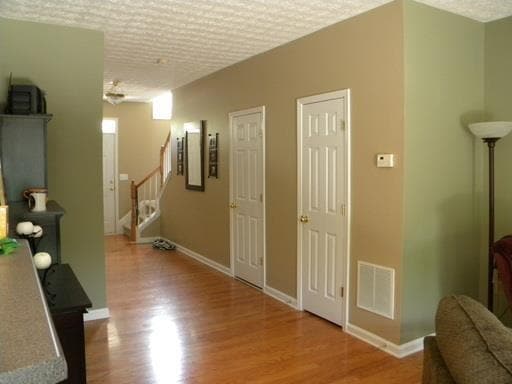 Building Photo - 431 Lantern Wood Dr