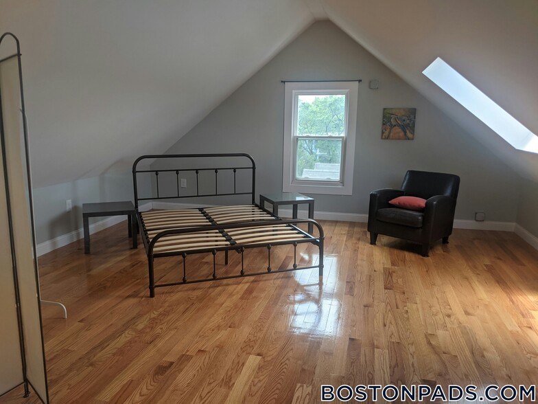 Building Photo - 20 Kenton Rd