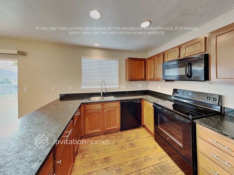 Building Photo - 8793 Katherine Ct