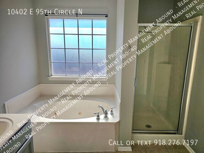 Building Photo - 10402 E 95th Cir N