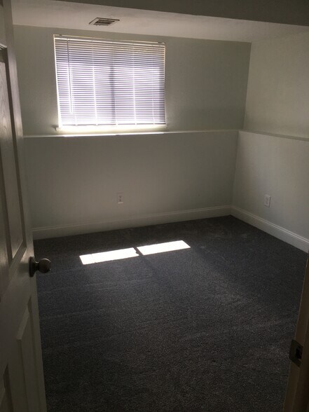 Building Photo - 13120 Grove Pl