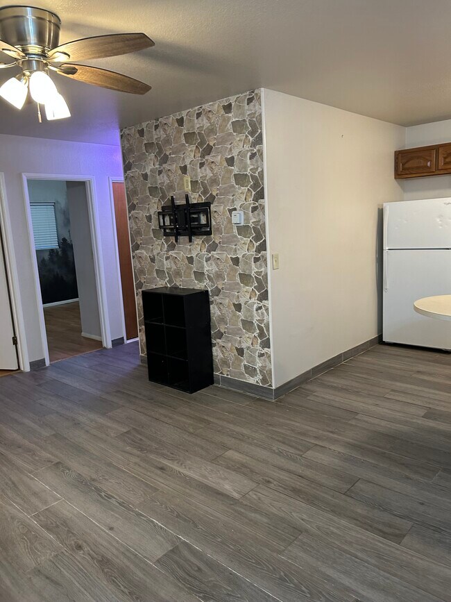 Building Photo - 810 S Owens Ln