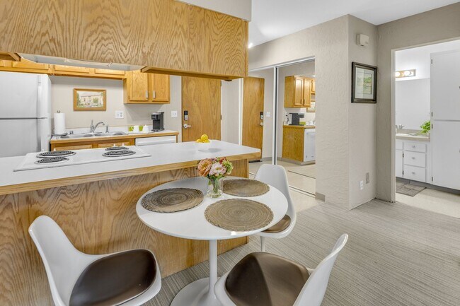 Building Photo - Downtown Anchorage One Bedroom One Bath (203)