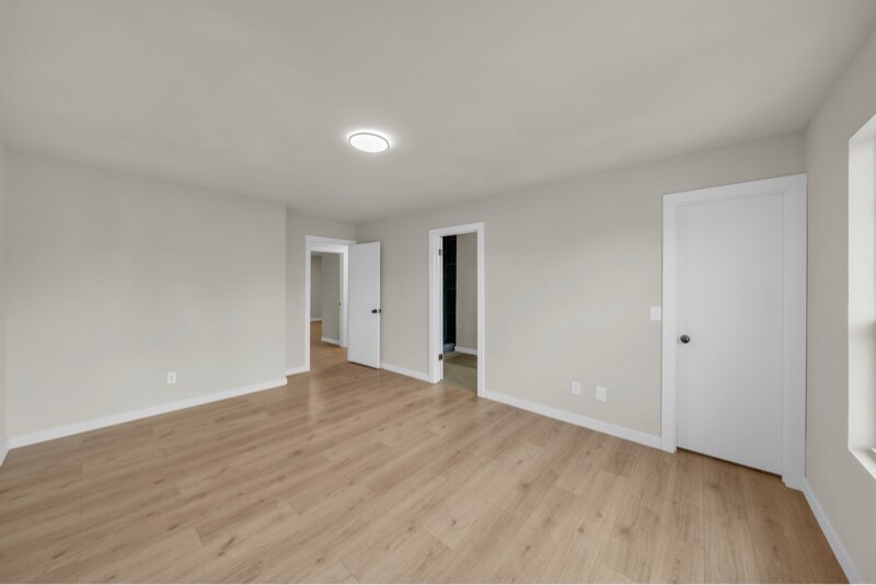 Building Photo - 610 Maplewood Dr