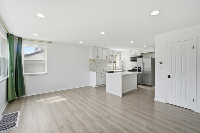 Building Photo - 2506 Rusty Dr