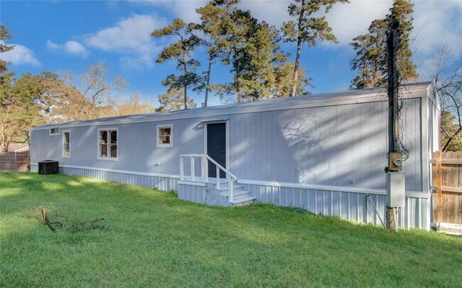 Building Photo - 13419 Commander Cir