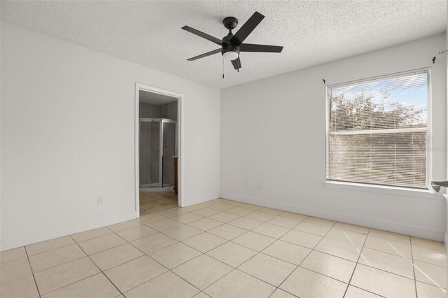 Building Photo - 2584 Grassy Point Dr