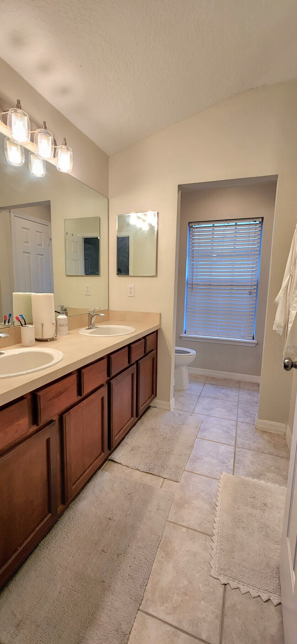 Building Photo - 27604 Pleasure Ride Loop