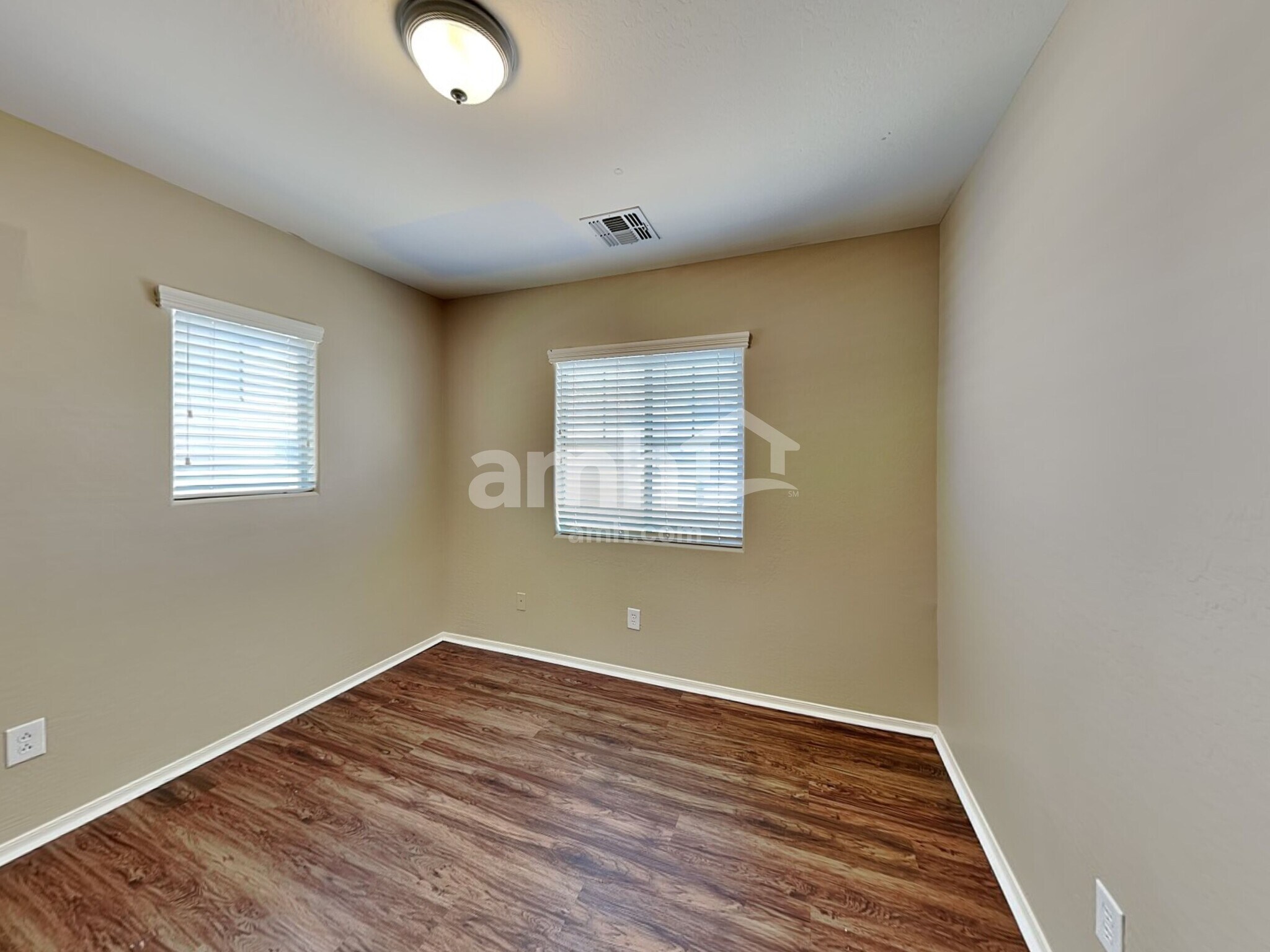 Building Photo - 4748 E Redfield Rd