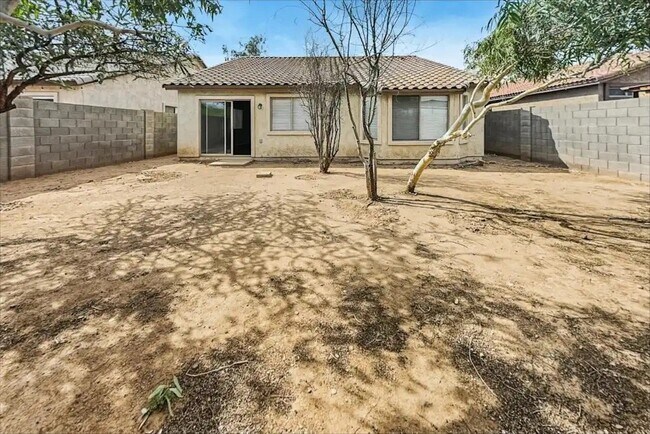 Building Photo - 907 W Roeser Rd
