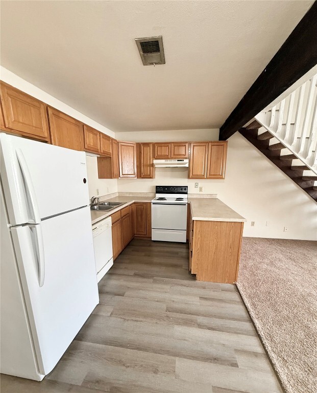 Building Photo - 814 White Oak Dr