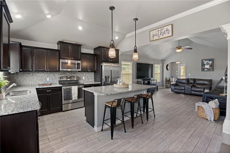 Building Photo - 7410 Russ Ln