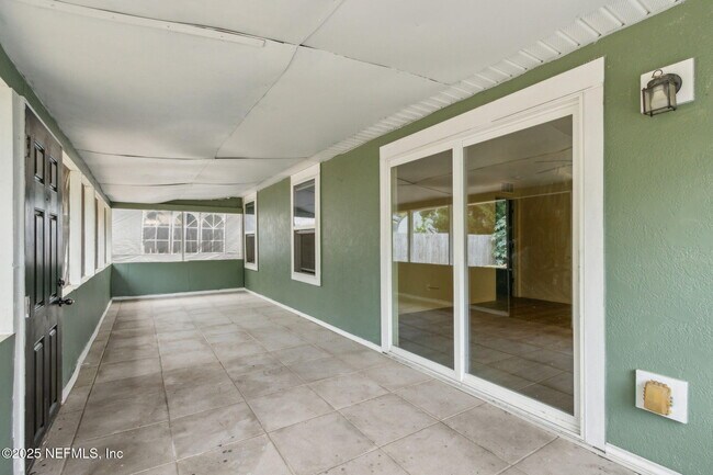 Building Photo - 3563 Smithfield St
