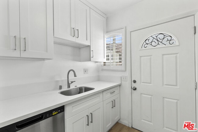 Building Photo - 11110 Charnock Rd