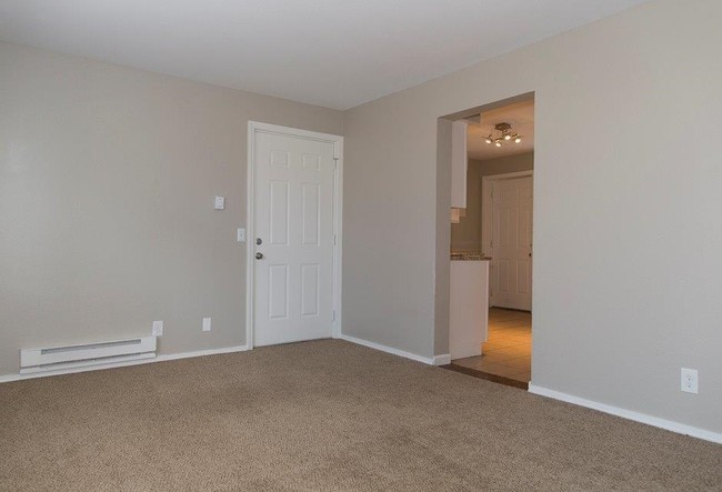 Interior Photo - 2445 Lawrence St