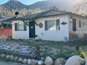 Building Photo - 2 Bed 1 Bath in Kernville