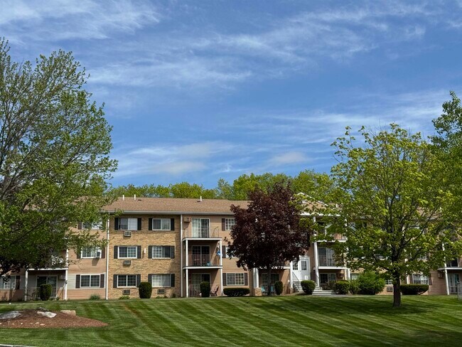 Building Photo - 377 Huse Rd