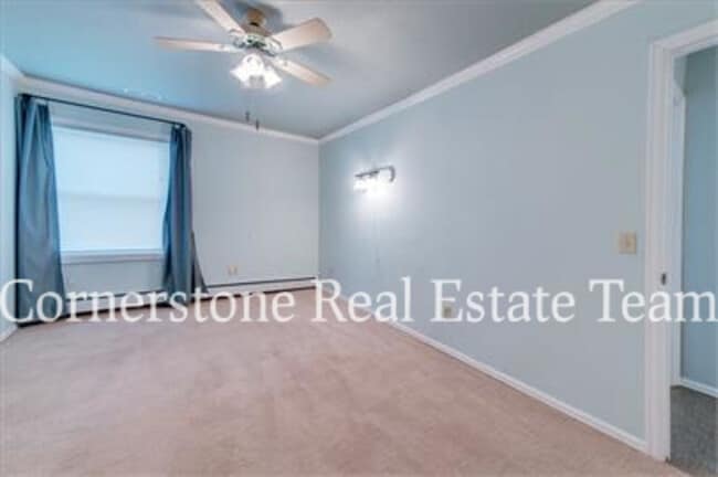 Building Photo - 933 E Cucharras St