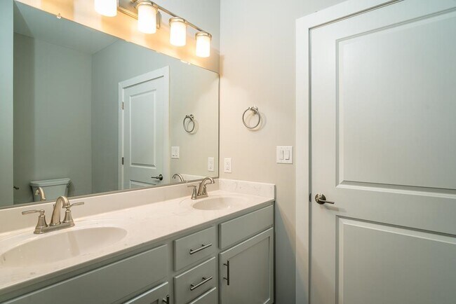 Building Photo - 1575 Port Hills Dr