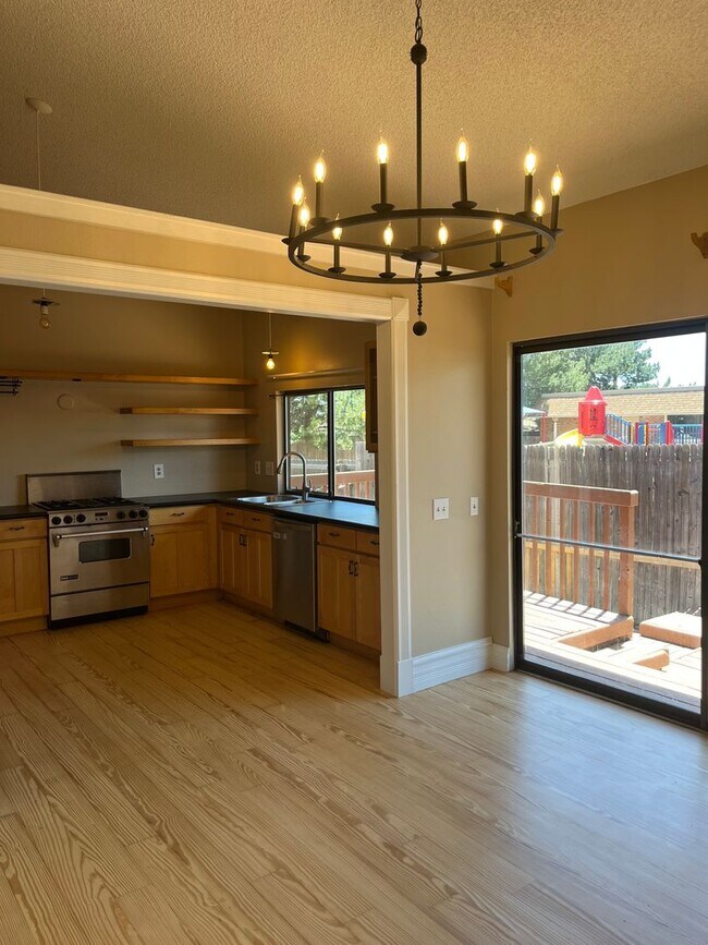 Building Photo - 5 bedroom Home in Cherry Creek School District! Great location- low maintenance yard! $500 off 1s...