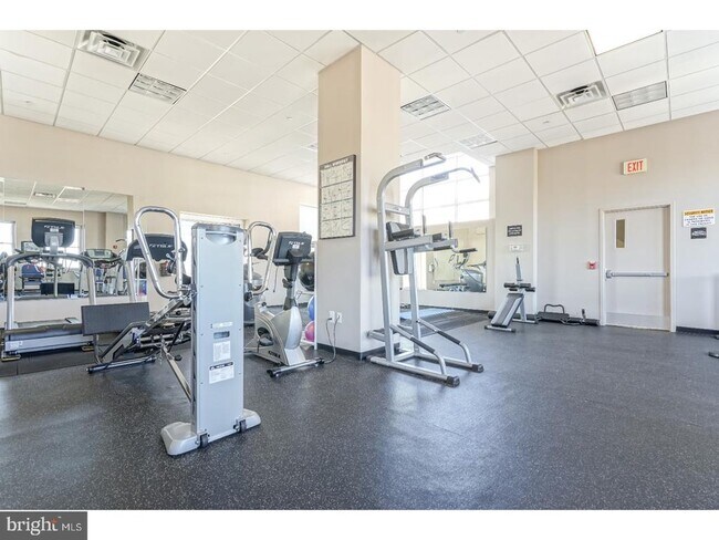 Building Photo - 111 S 15th St