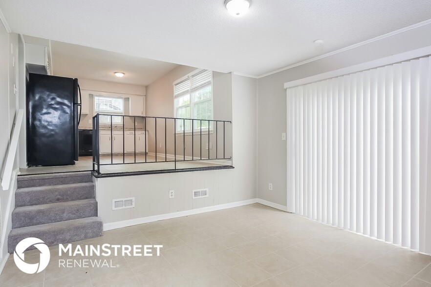 Building Photo - 4905 S Singing Woods Pl