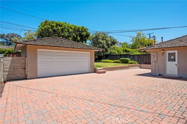 Building Photo - 3409 Palos Verdes Dr N