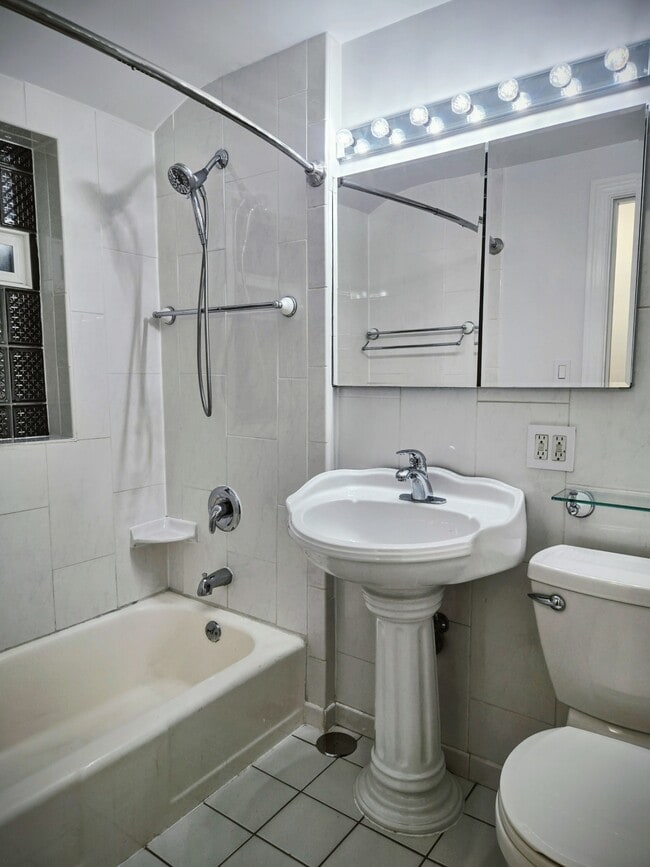 Building Photo - 3803 N Pacific Ave