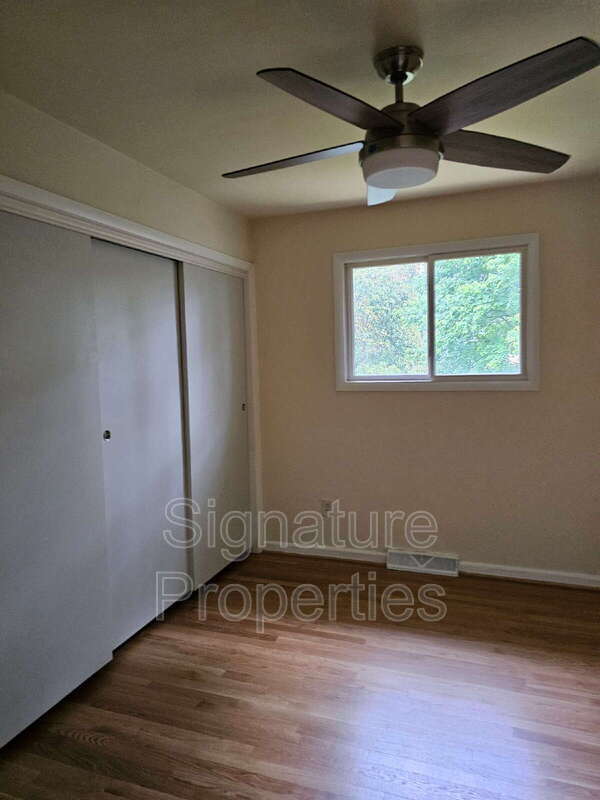 Building Photo - 8402 Kalb Rd