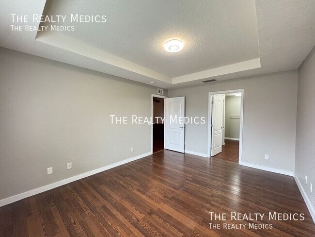 Building Photo - 120 Captain Hook Way
