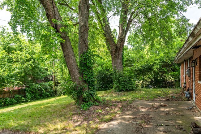 Building Photo - DAYTON, OH - GREENWICH VILLAGE - 3 BED, 1....