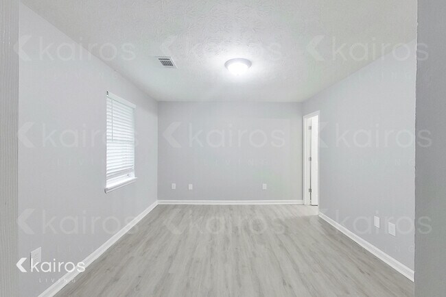 Building Photo - 365 Big Oak Cir.