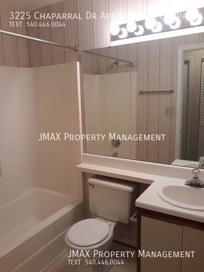 Building Photo - This Property has a No Security Deposit Op...