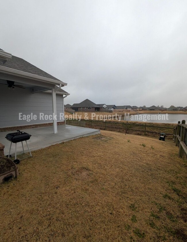 Building Photo - Owasso Home for Rent (3beds/2baths)