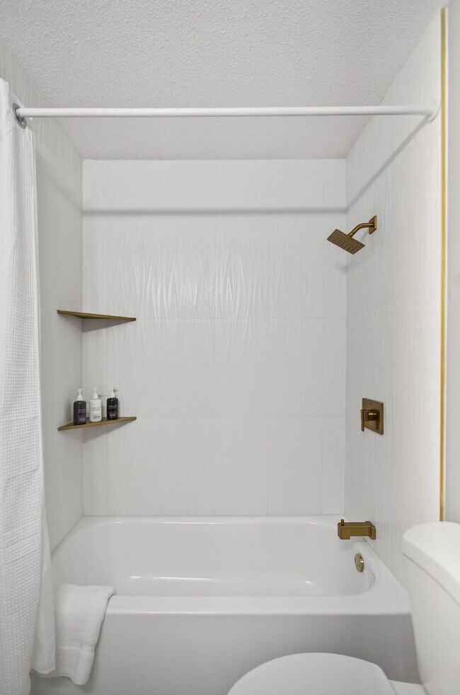 Building Photo - 2420 Haddington Rd