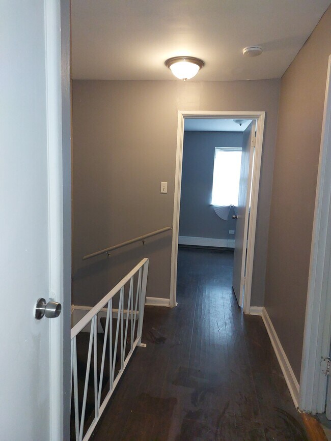 Building Photo - 5037 S Drexel Blvd