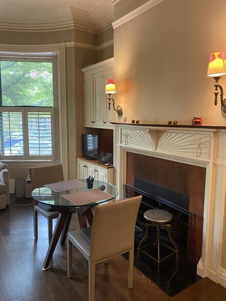 Building Photo - 259 Marlborough St