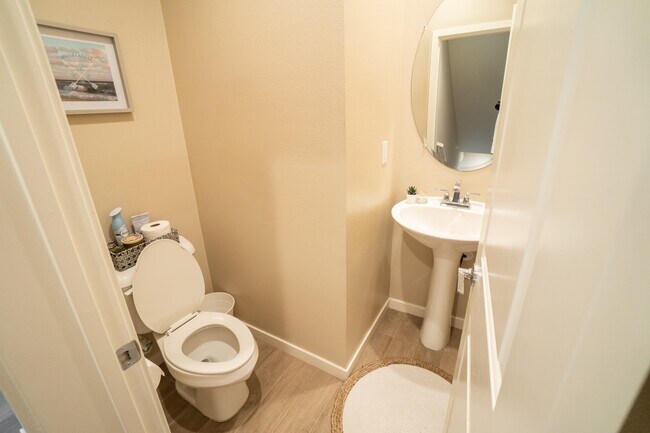 Building Photo - 2516 S Escondido Blvd