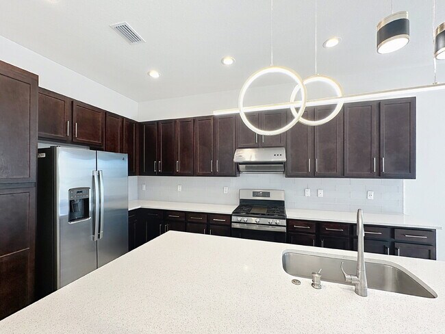 Building Photo - 32801 Tree of Life Ave