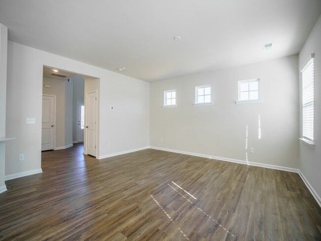 Building Photo - 1 Year Old New Home With 3 Bedroom 2.5 bat...
