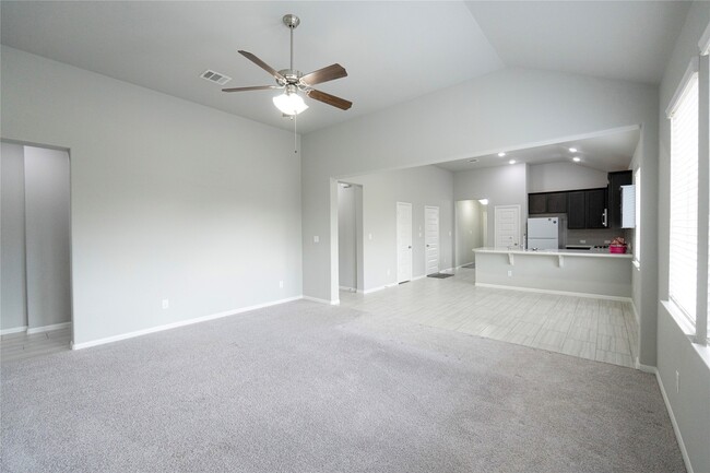 Building Photo - 24238 Golden Fallow Dr