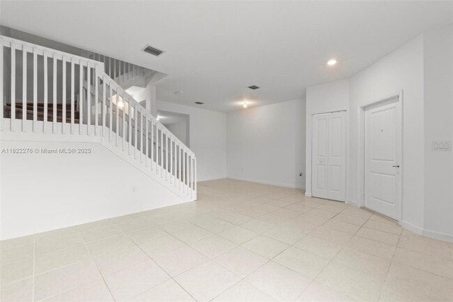 Building Photo - 2668 SE 19 Terr