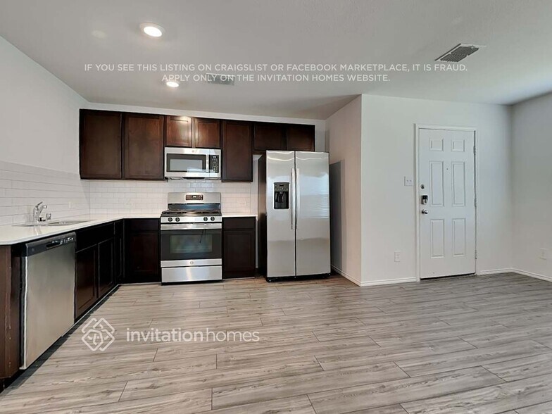 Building Photo - 3214 Crestone Dr